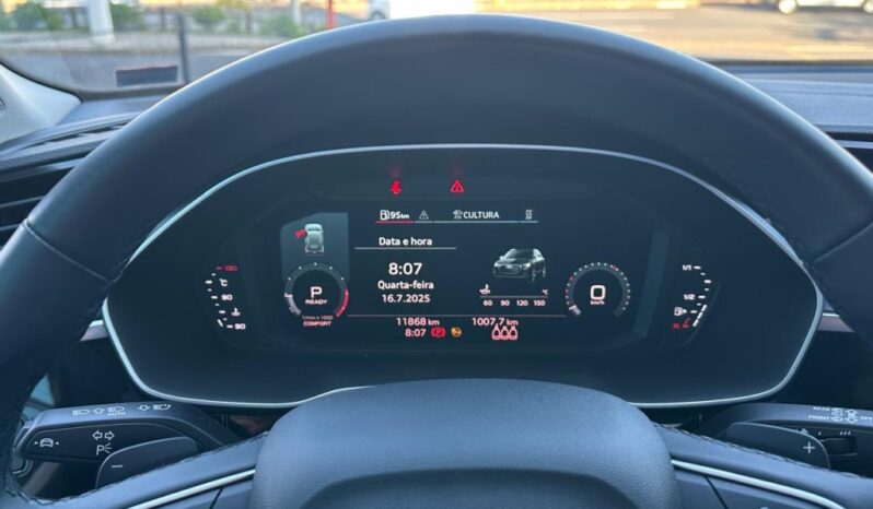
								Audi Q3 completo									