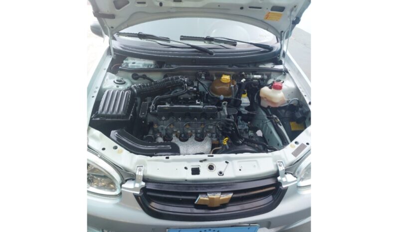 
								Chevrolet Classic completo									