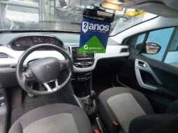 
										Peugeot 208 completo									