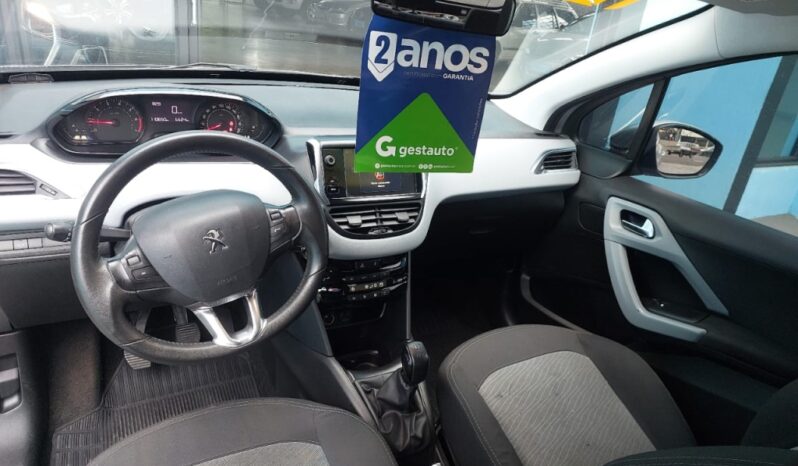 
								Peugeot 208 completo									
