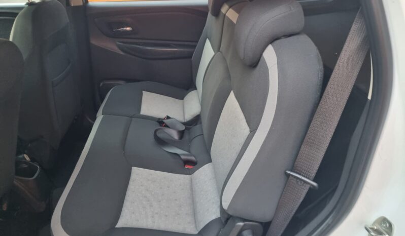 
								Chevrolet Spin completo									