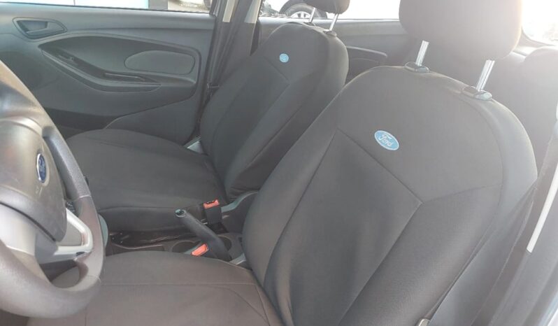 
								Ford KA completo									