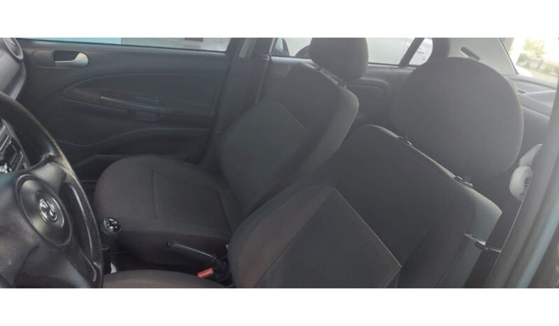 
								Volkswagen Voyage completo									