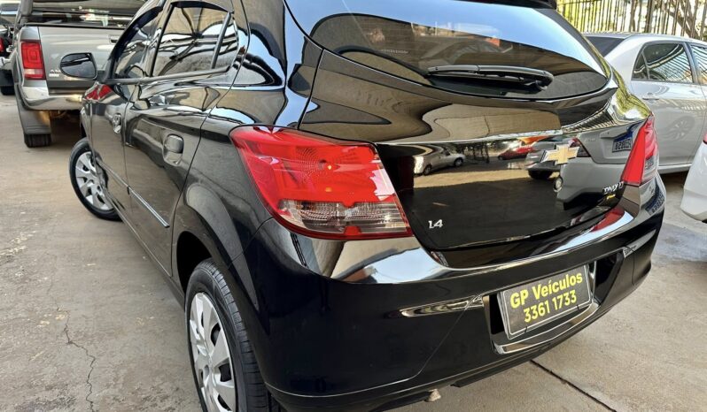 
								Chevrolet Onix LT 1.4 completo									