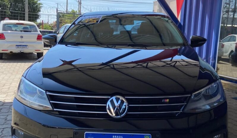 
								Volkswagen Jetta completo									