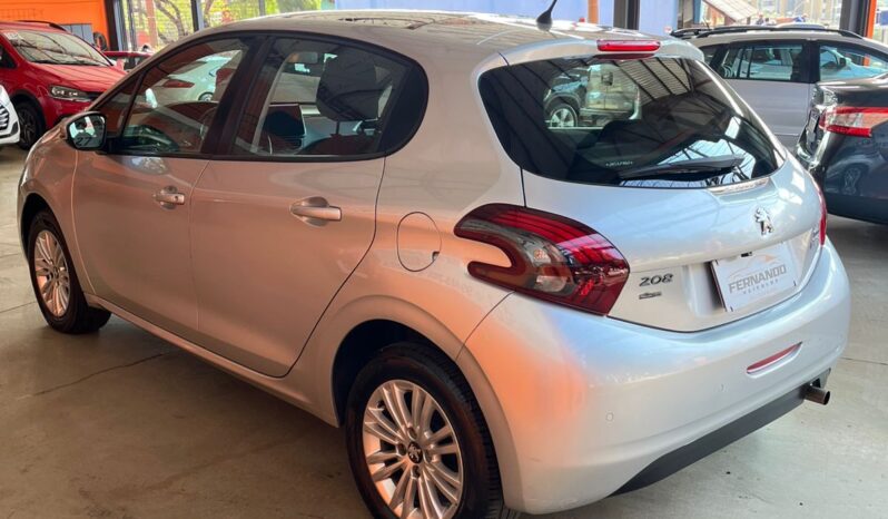 
								Peugeot 208 completo									