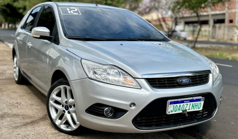 
								Ford Focus completo									