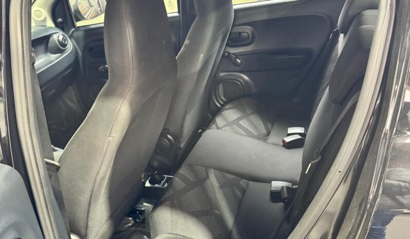 
								Fiat Mobi completo									