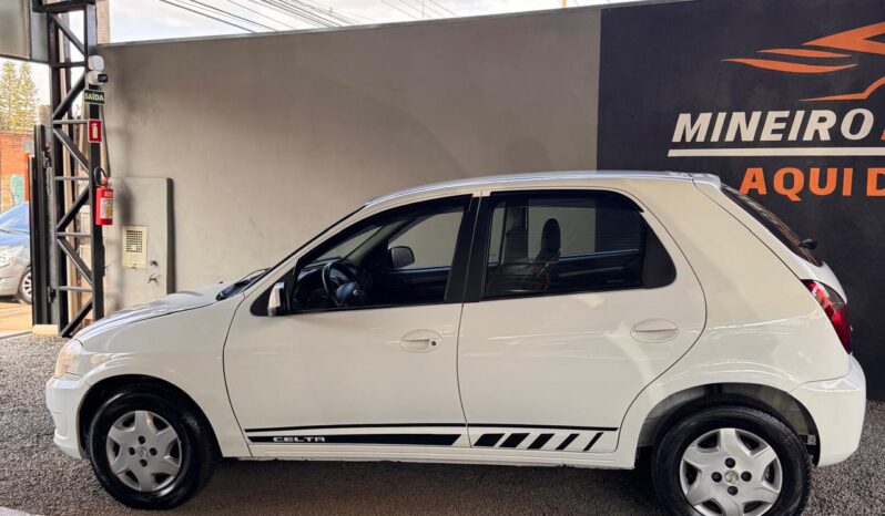
								Chevrolet Celta completo									