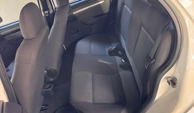 
								Chevrolet Celta completo									