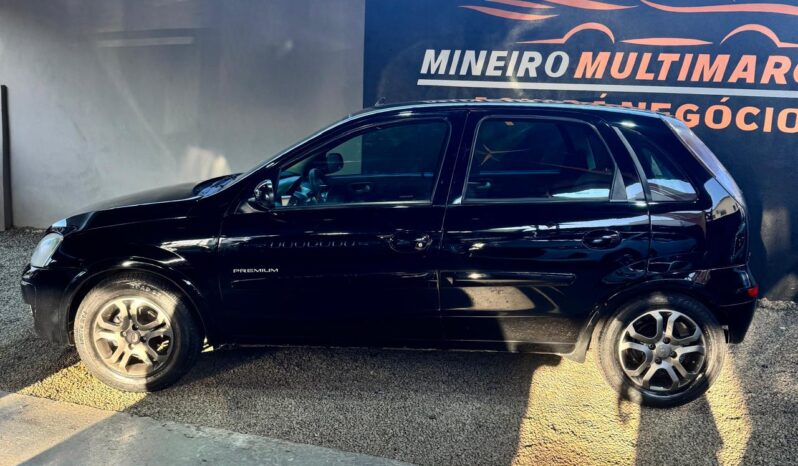 
								Chevrolet Corsa completo									
