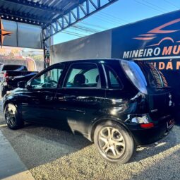 
										Chevrolet Corsa completo									