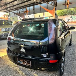 
										Chevrolet Corsa completo									