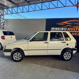 
										Fiat Uno completo									
