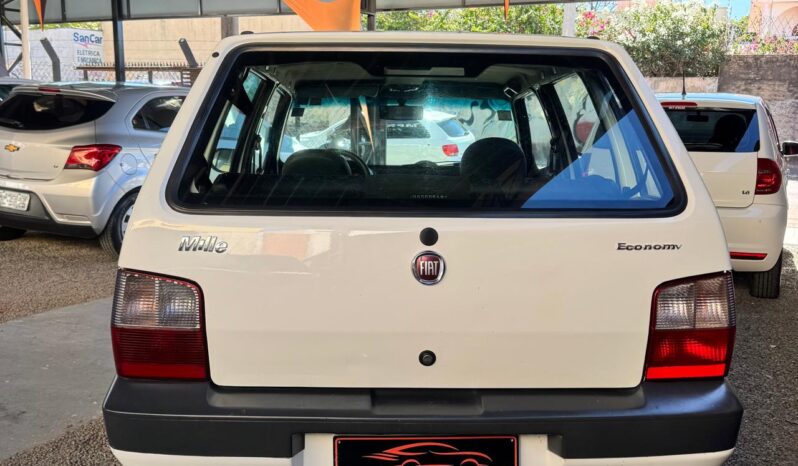 
								Fiat Uno completo									