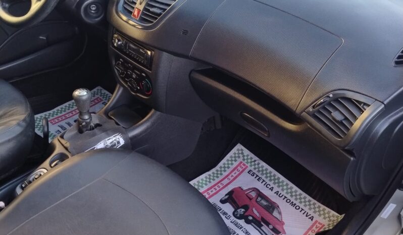 
								Peugeot 207 completo									