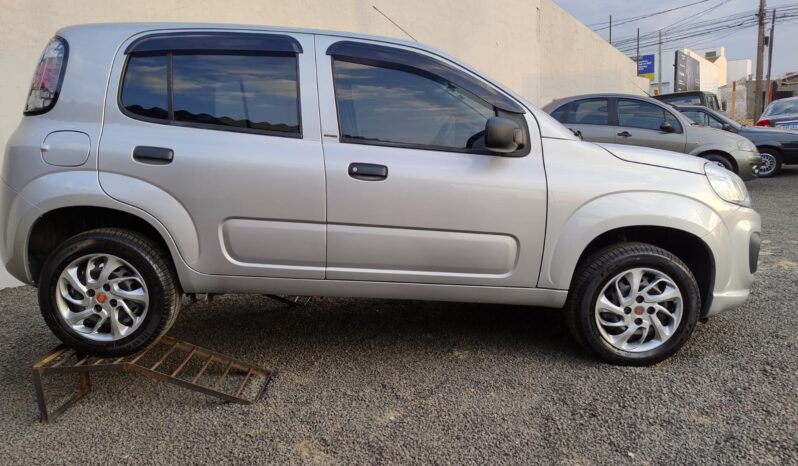 
								Fiat Uno Attractive completo									