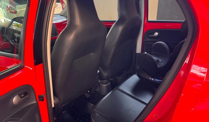 
								VW/ UP BLACK WHITE 2015 RED FLEX completo									