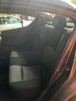 
										Nissan VERSA 53.900 2020 completo									