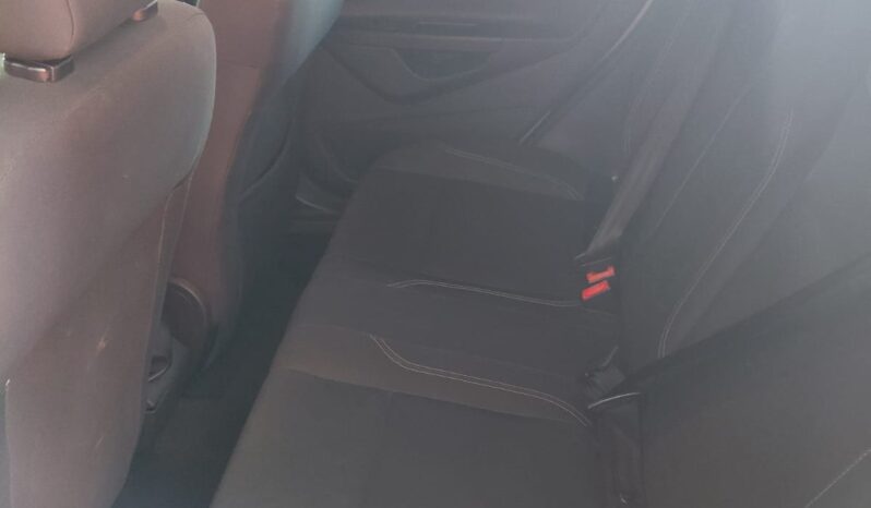 
								Ford Fiesta completo									