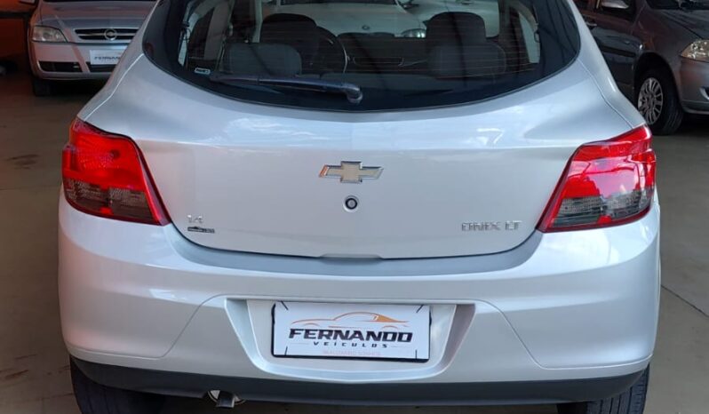 
								Chevrolet Onix LT completo									