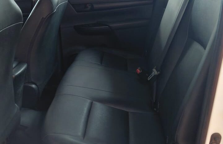 
								Hilux 4X4 completo									