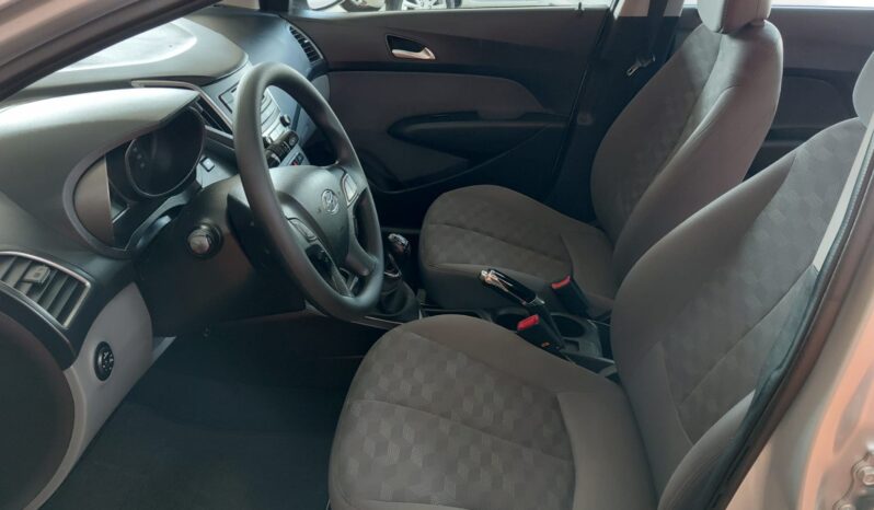 
								Hyundai HB20S Confort plus completo									