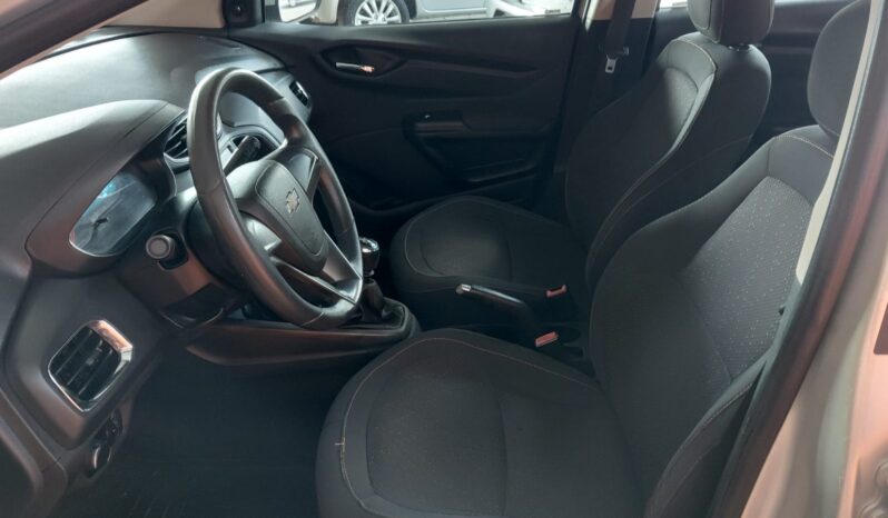 
								Chevrolet Onix LT completo									